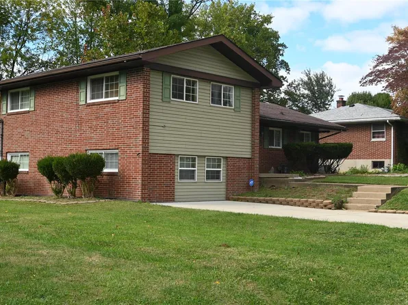 929 Express Dr, Belleville, IL 62223