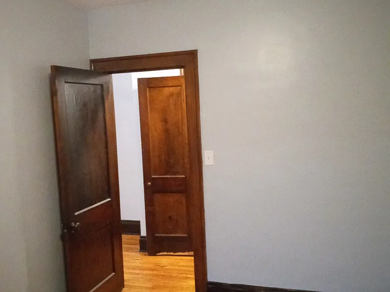Belle Apartments — Photo 6