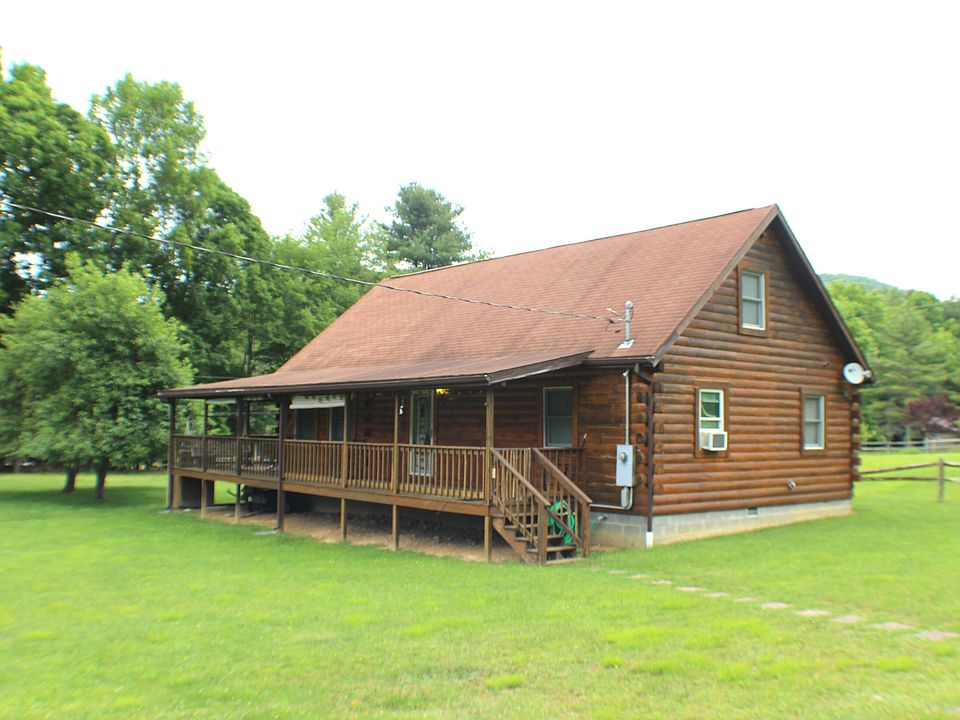 1st image of 340 Burr Ln