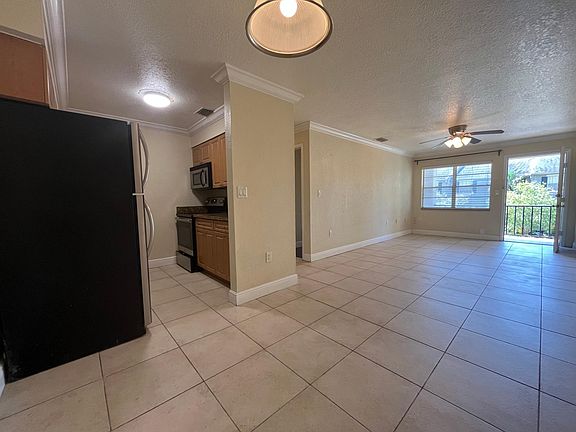 4th image of 5221 S Bayshore Blvd #43