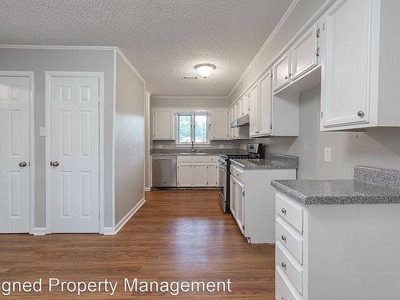 2nd image of 15 Havenwood Ln