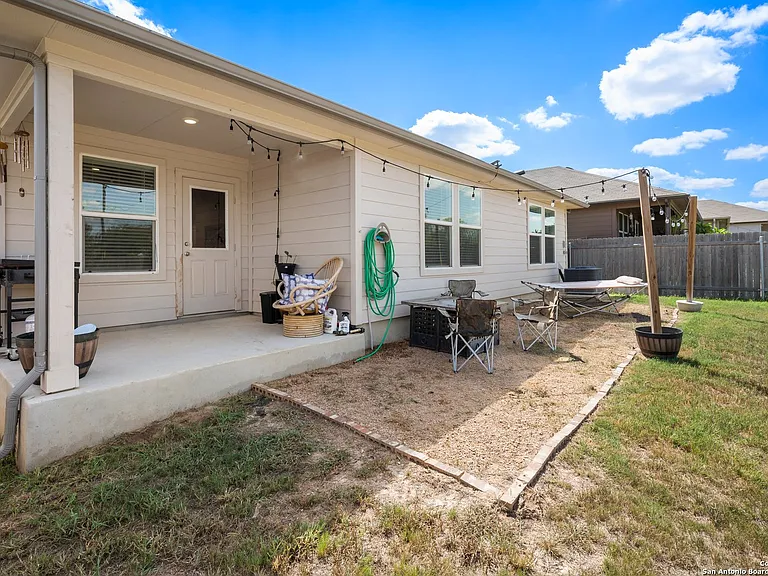 723 Armadillo Dr — Photo 27