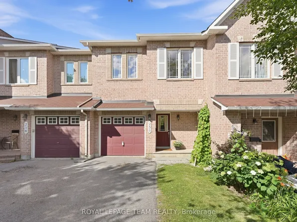 258 Forestbrook St, Ottawa, ON K2K 0B4