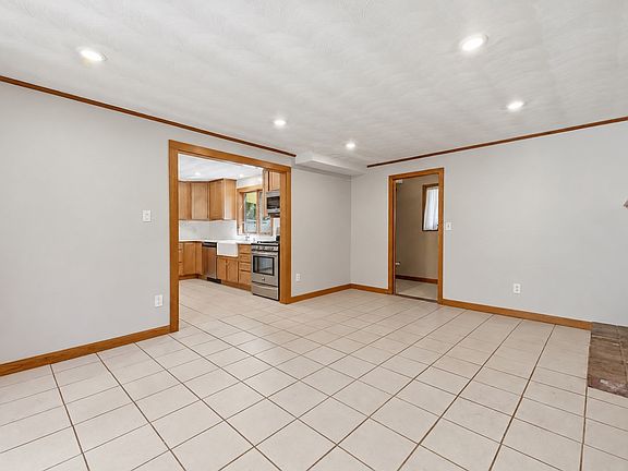 4th image of 27 Ansie Rd