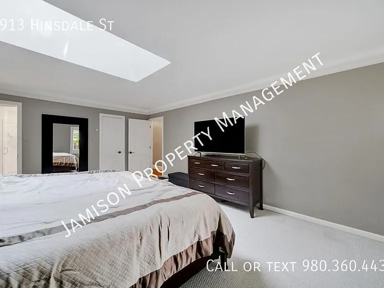 2913 Hinsdale St — Photo 18