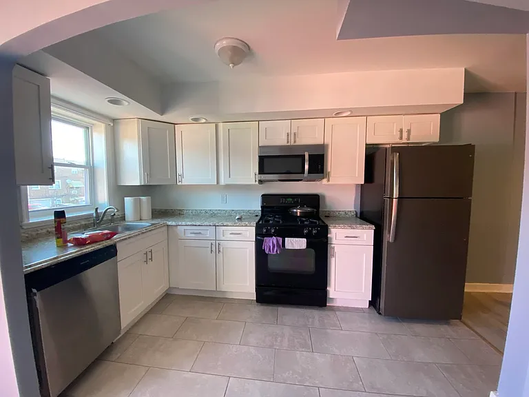 3125 Friendship St — Photo 2