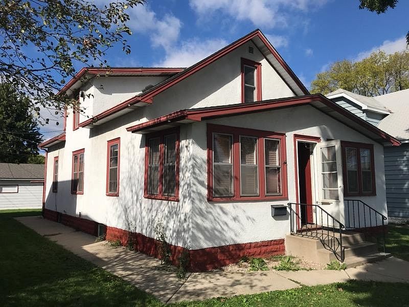 1st image of 2746 California St NE