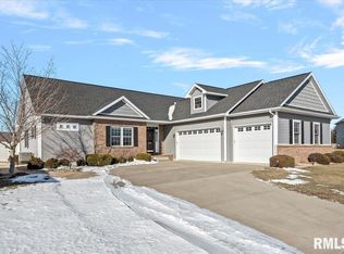 305 Burr Oak Dr, Williamsville, IL 62693