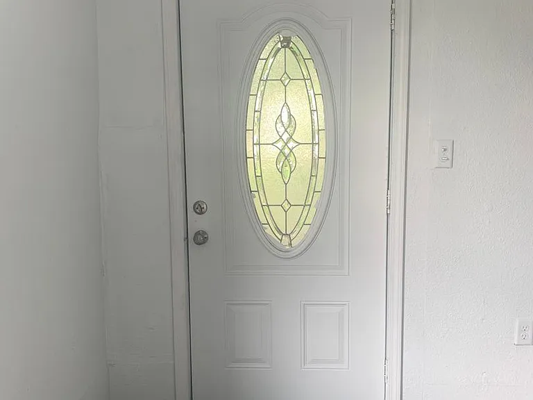 519 E Dale St — Photo 2