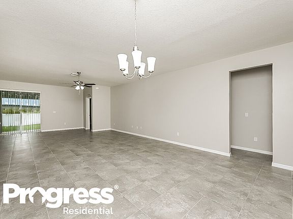 4th image of 10618 Scenic Hollow Dr