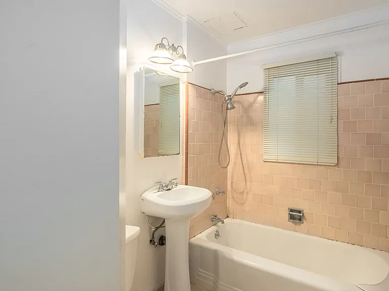 1570 Buena Vista Ave #1 — Photo 6