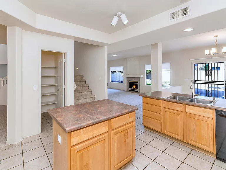 7212 W Surrey Ave — Photo 12