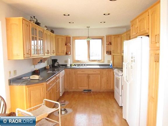 4th image of 514 18th Ave W