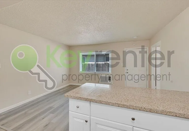 1071 Santiago Ave #6 — Photo 53