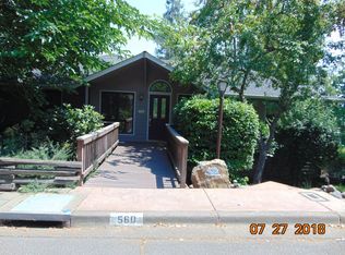560 Weller Ln, Ashland, OR