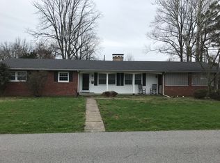 1811 W Warren St, Marion, IL 62959