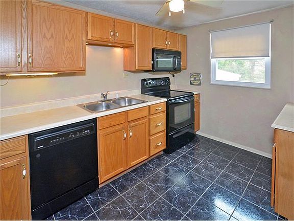 2nd image of 1807 Ivanhoe Dr