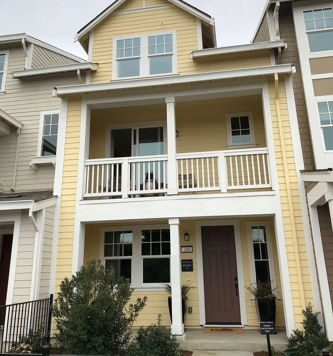 3 bed, 2.5 bath, 1332 sqft, $5,800 — Photo 1
