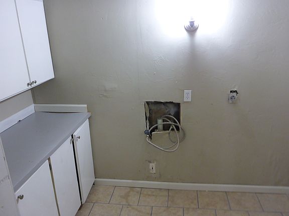 4th image of 2800 NE Success St