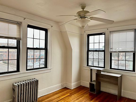 3rd image of 162 Grant Ave APT 5