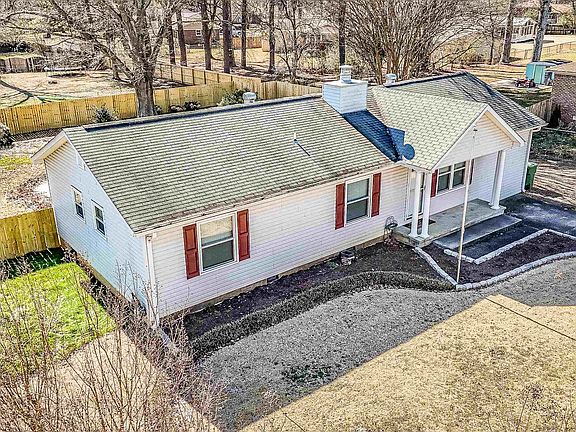 5th image of 912 Mountain Gap Rd SE