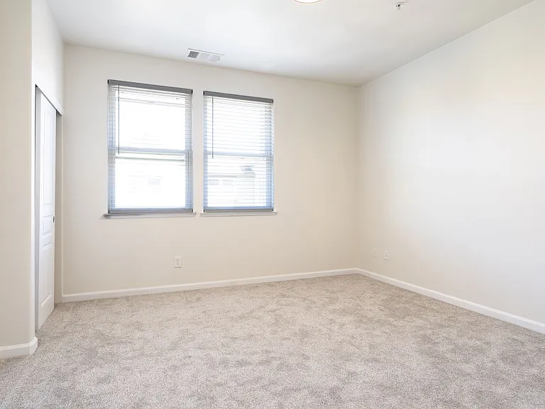 25502 Huntwood Ave — Photo 33