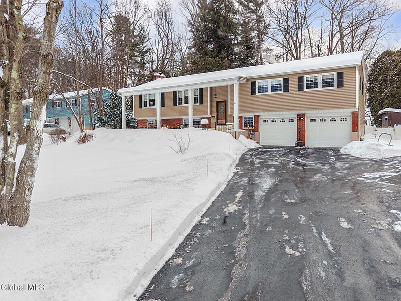 2nd image of 41 Walden Glen
