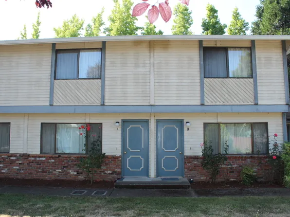 1431 E Madison Ave APT 8, Cottage Grove, OR 97424