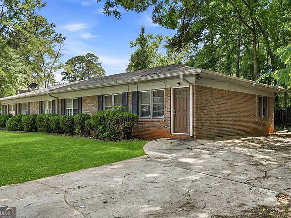 2nd image of 2124 Golfview Dr SE
