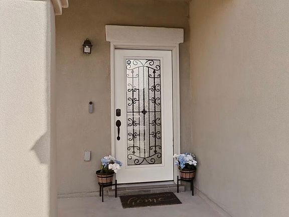 2nd image of 904 Cottage Pl