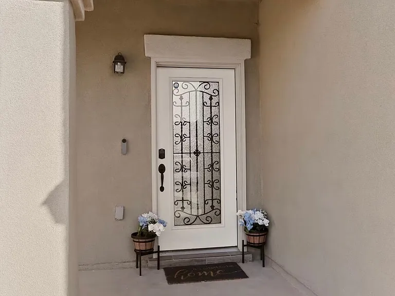 904 Cottage Pl — Photo 2