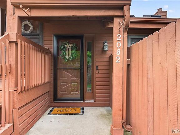 2nd image of 2082 Avignon Dr #C