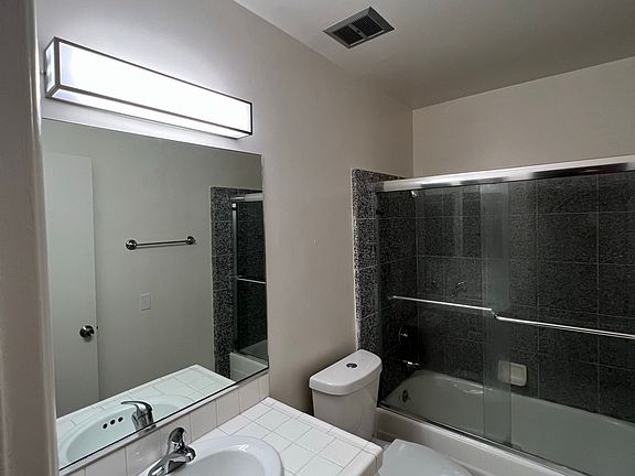 5th image of 1724 Montana Ave #16