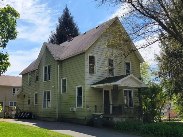 157 Greenwich St, Valparaiso, IN 46383