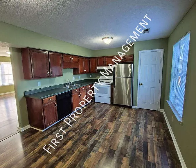 3151 Willow Springs Dr NE — Photo 6