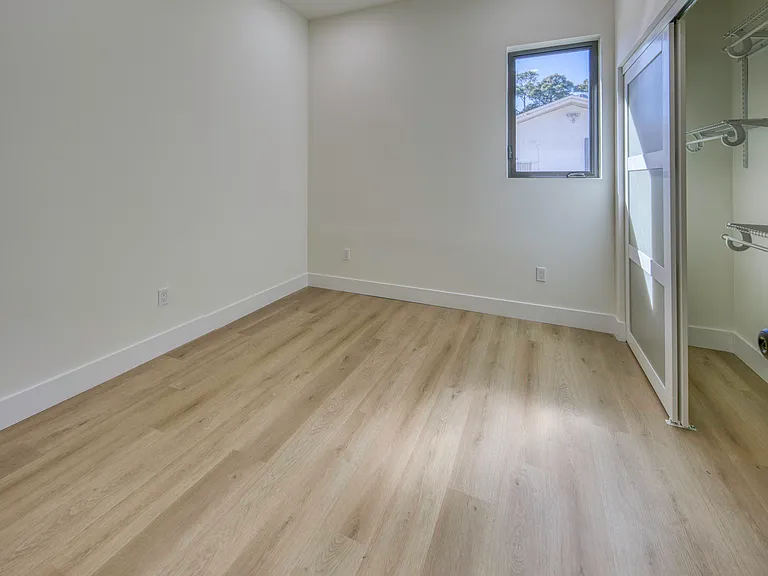 4855 Elmhurst Rd — Photo 33
