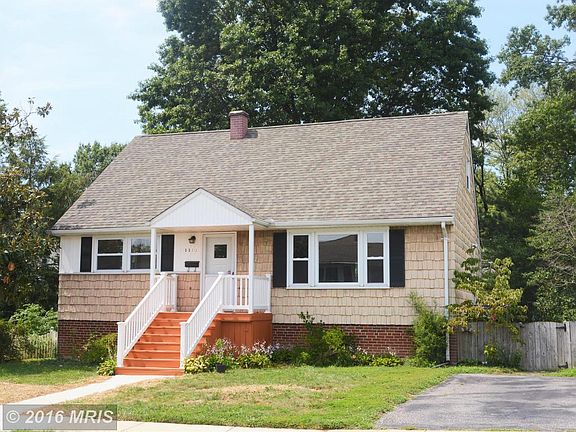 3rd image of 1125 Beall Pl