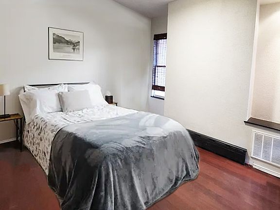 3rd image of 124 Jewett Ave #1