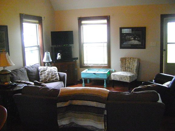 2nd image of 225 Horseshoe Dr