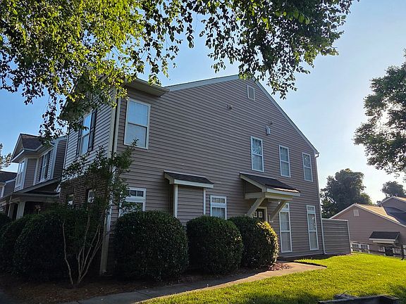 2nd image of 5905 Hollow Wood Ct