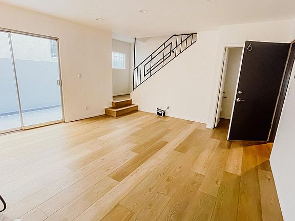 5th image of 11842 Kiowa Ave #10