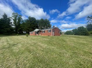 217 Grandview Dr, Woodlawn, VA 24381