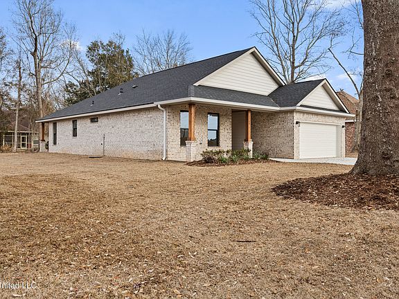 3rd image of 1708 Pelican Ave
