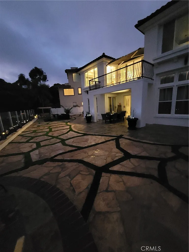 4 bed, 3.5 bath, 2964 sqft, $15,000 — Photo 3