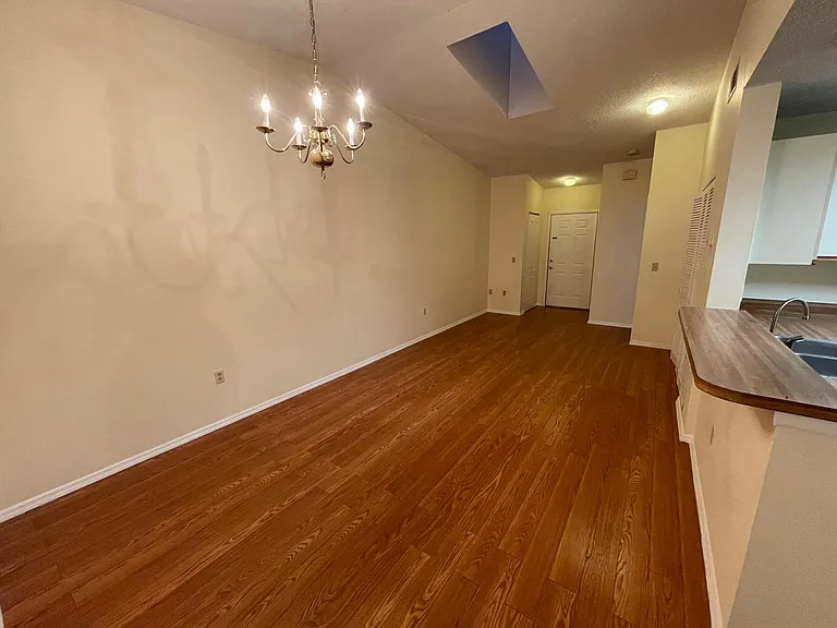 1307 Azalea Way — Photo 9