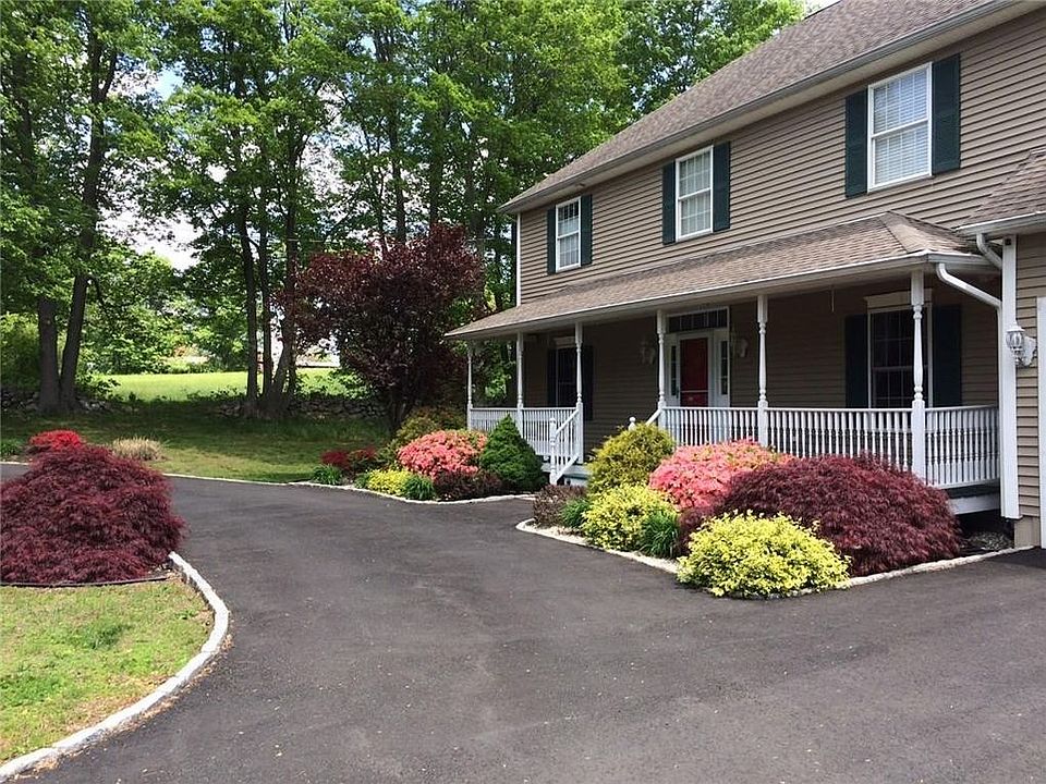 2nd image of 123 Bungay Rd