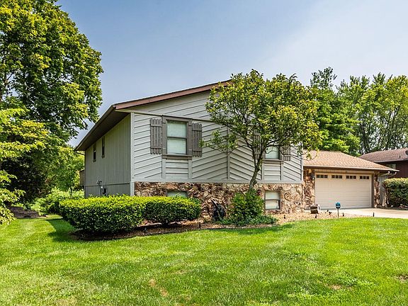 3rd image of 101 Elmwood Dr