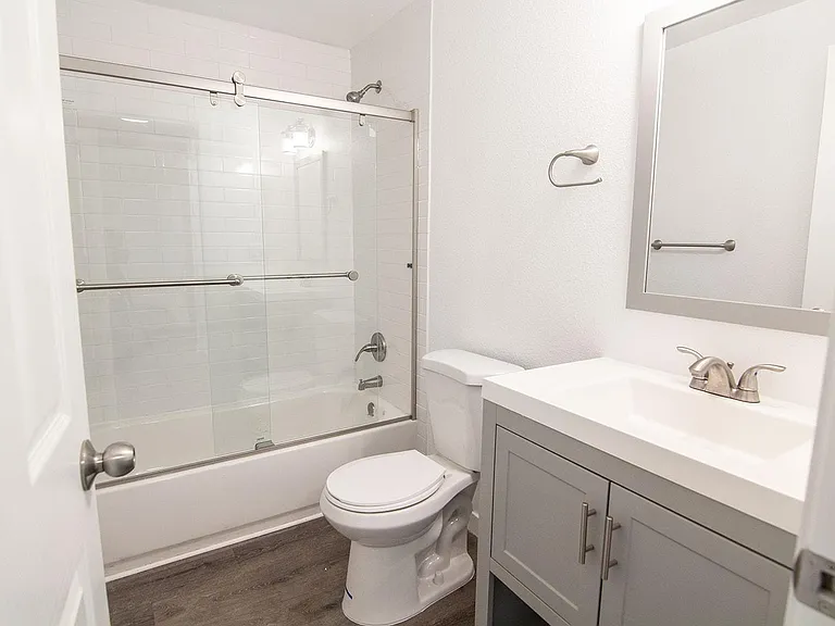 5034 S 58th St #B — Photo 15