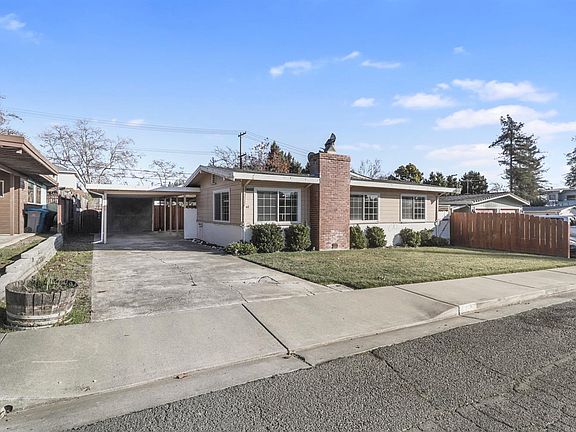 3rd image of 122 Lois Ln
