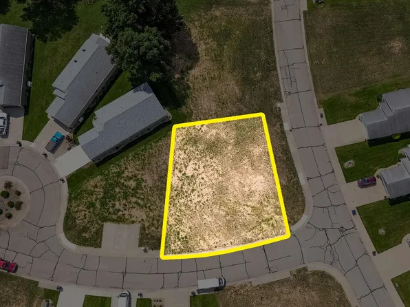 2802 Primrose Ct, Niles, MI 49120